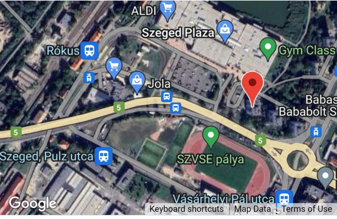 Panorama Apartment Near Szeged Plaza Exteriör bild